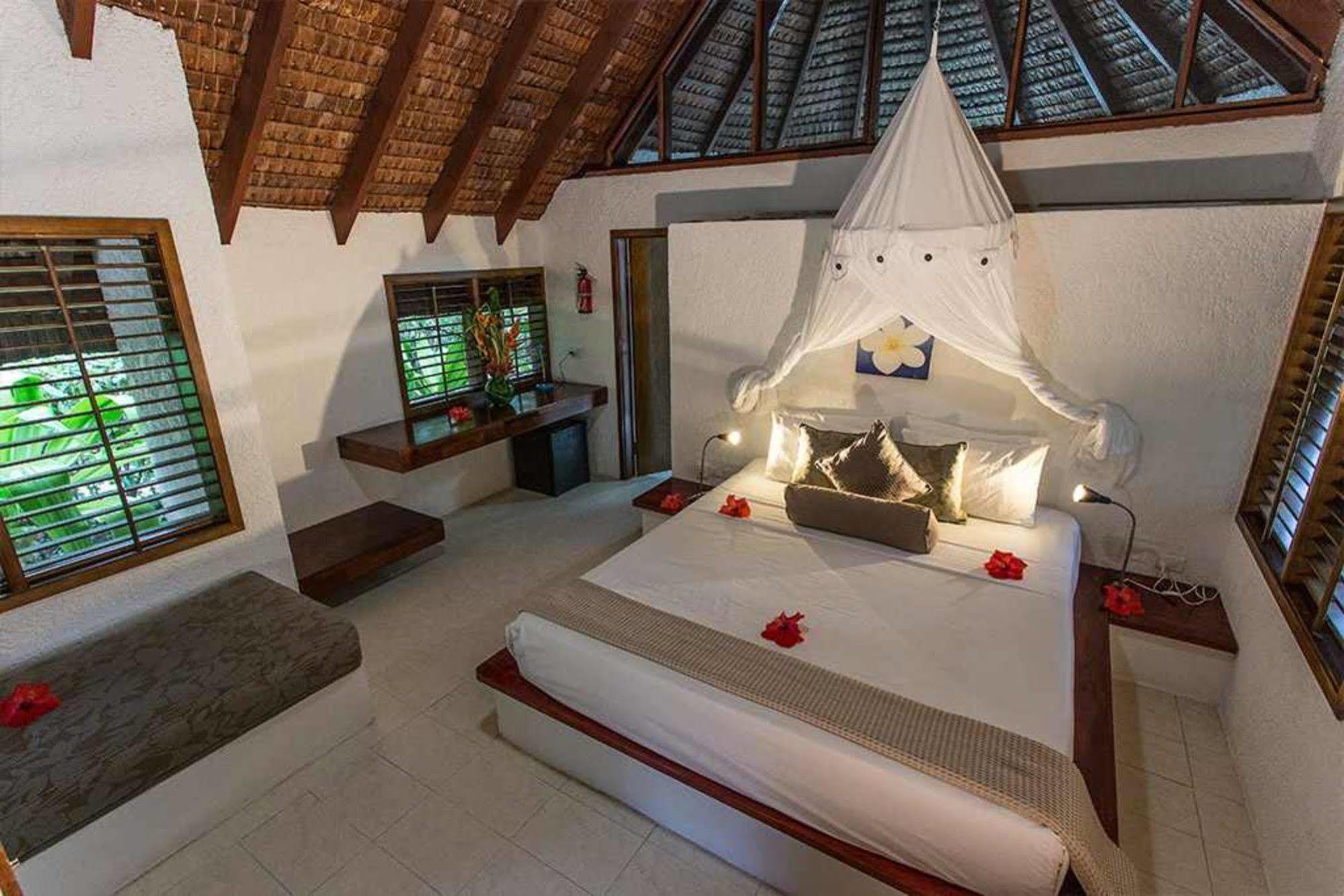Breakas Beach Resort (Adults Only) Port Vila Exteriér fotografie